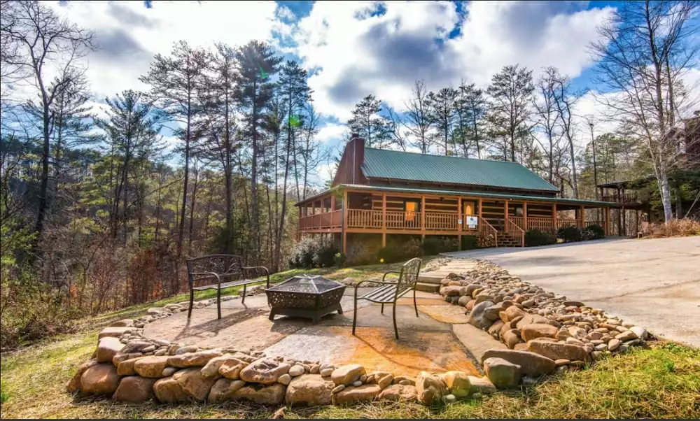 outside of a Sweet Retreat pet friendly cabin