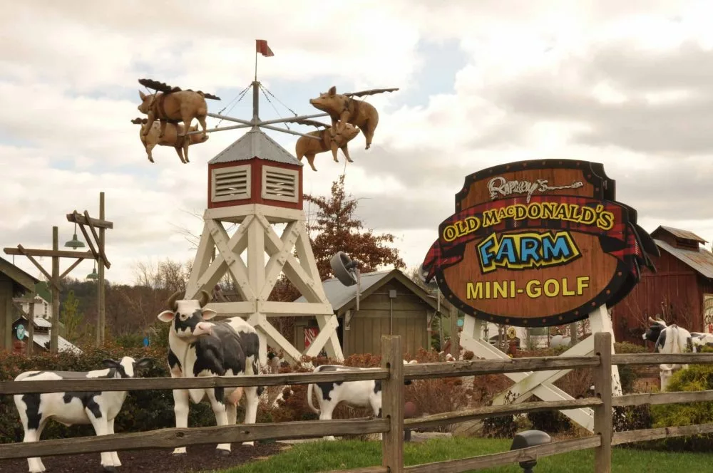 old macdonald farm mini golf