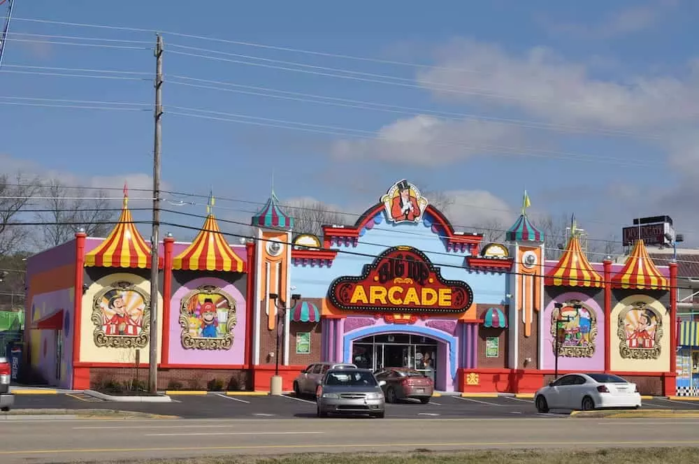 big top arcade in pigeon forge tn