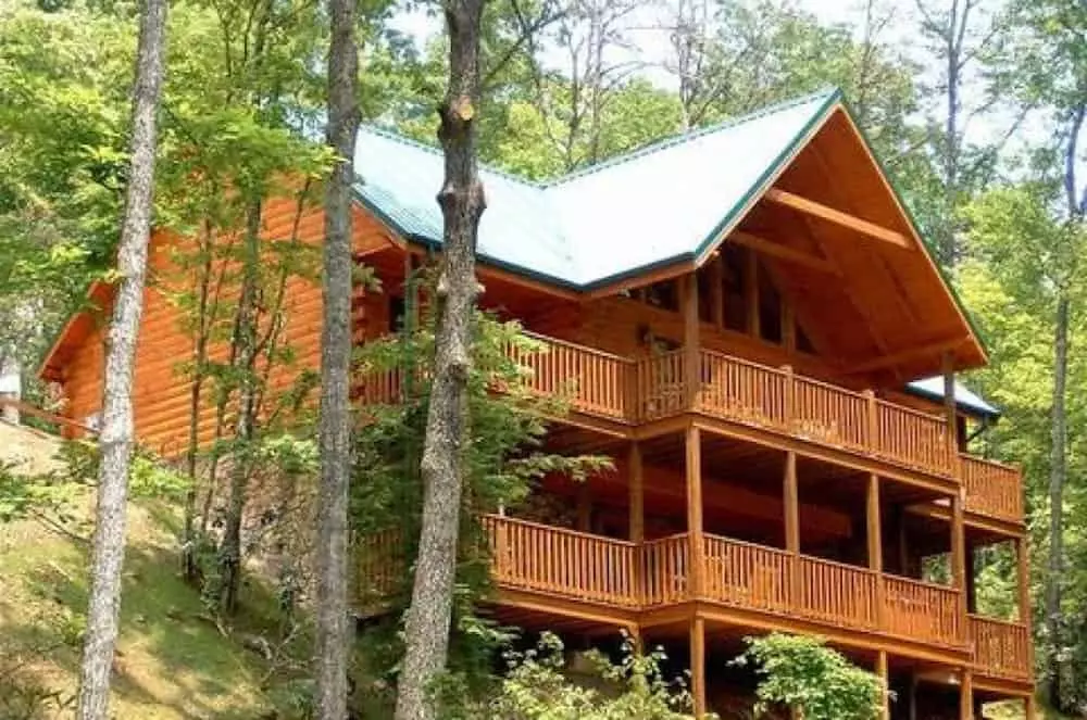 one of the best 5 bedroom cabins in Gatlinburg