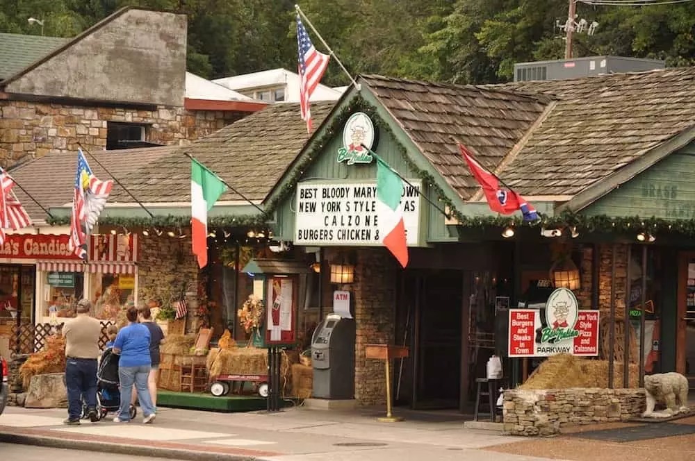 Best Italian Cafe & Pizzeria in Gatlinburg TN.