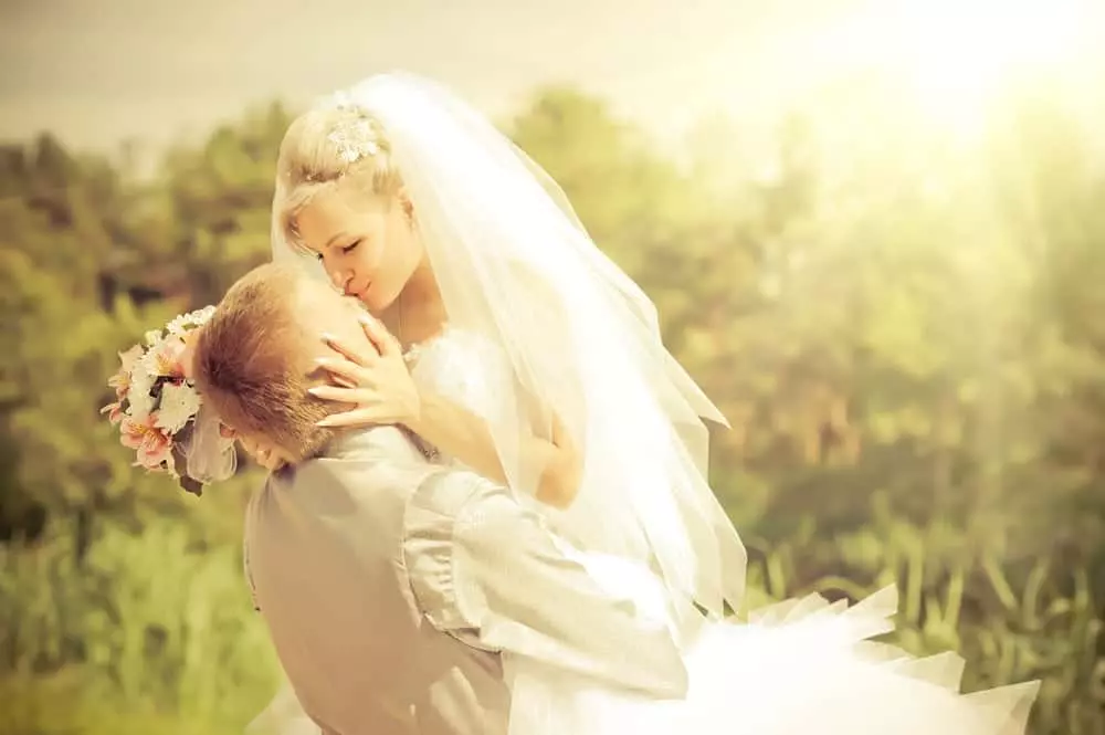 newlywed couple enjoying a Gatlinburg honeymoon