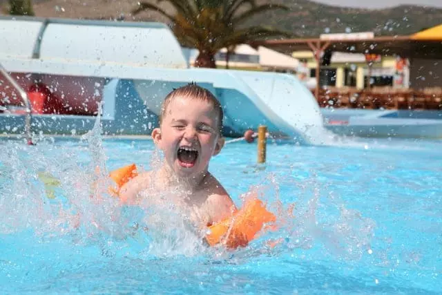 child at Pigeon Forge water park