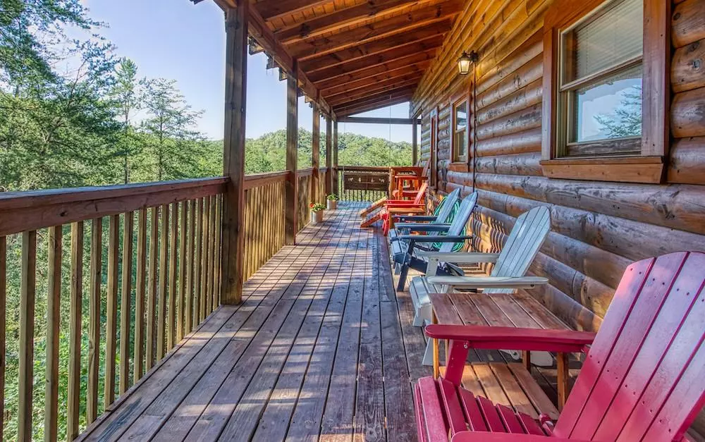 cabin deck at Lazy Moose Retreat