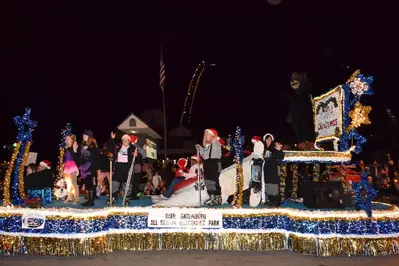 Ober gatlinburg float in parade