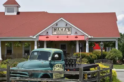 mamas farmhouse pigeon forge