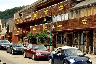 mountain mall shops in gatlinburg