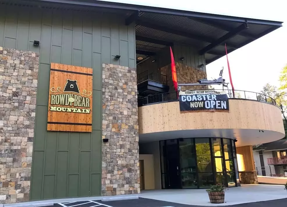 rowdy bear mountain building and sign