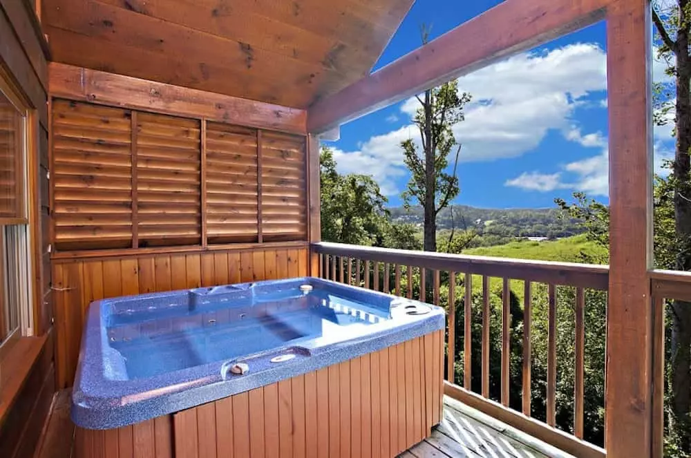 2 bedroom cabin hot tub