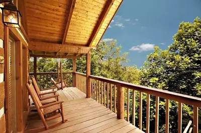 deck of a Pigeon Forge cabin