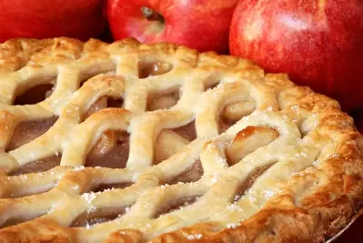 apple pie with apples