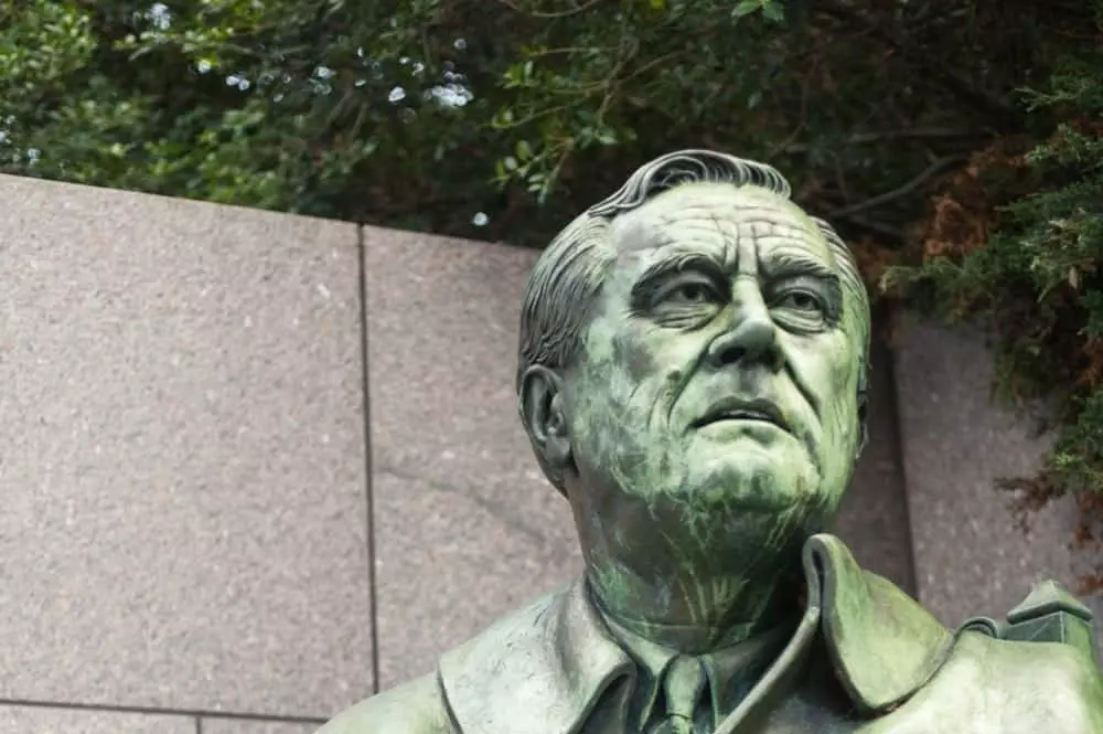 A statue of President Franklin Delano Roosevelt.