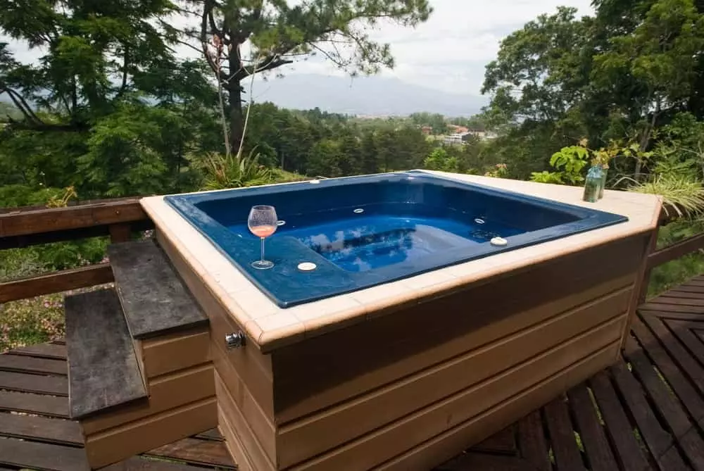 Ways a Pigeon Forge cabin with an outdoor hot tub is good for your health