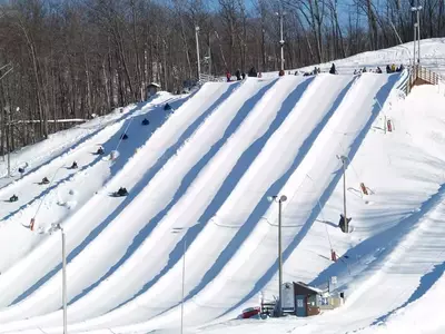 Snow tubing lanes