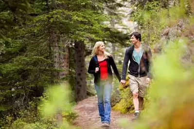 couple enjoying a romantic Gatlinburg weekend