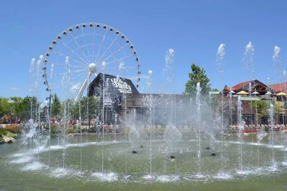 fountains at the island in pigeon forge