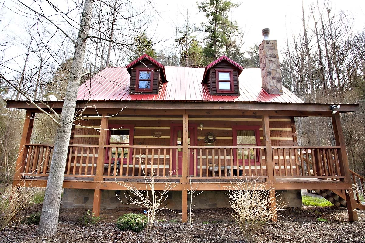 The-pet-friendly-cabin-called-Creekside[1]