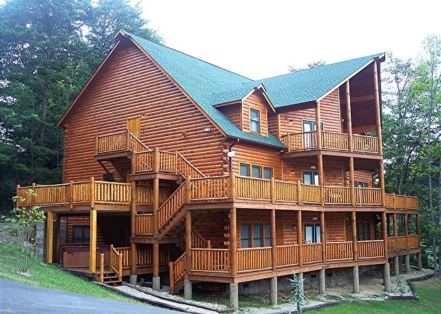 https://www.hearthsidecabinrentals.com/media/64e9c077b37467b8f822848a/original.webp