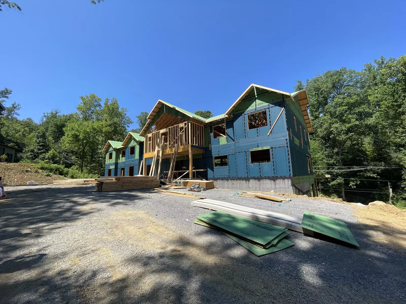 GREAT SMOKY MANSION