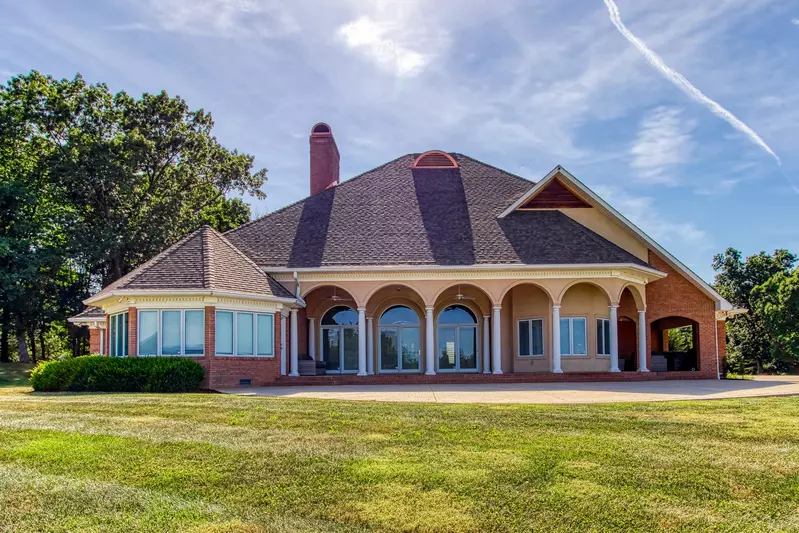 ESTATE AT RIDGE ROAD