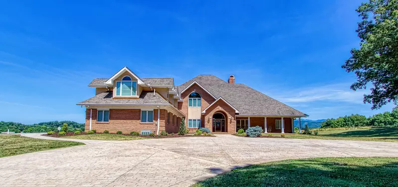 ESTATE AT RIDGE ROAD
