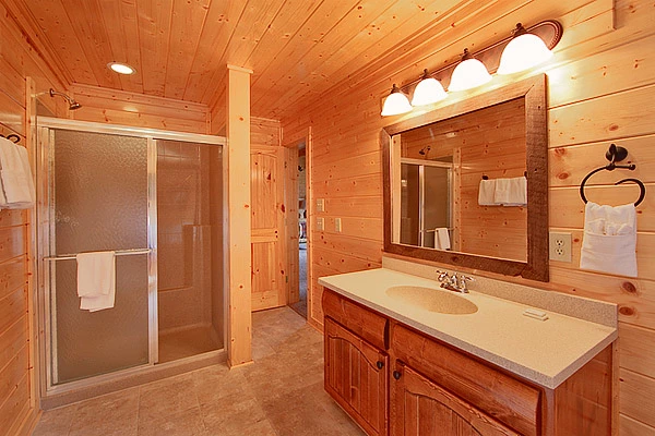 Master bath suite at Heavenly Heights 8 bedroom large Pigeon Forge cabin rental