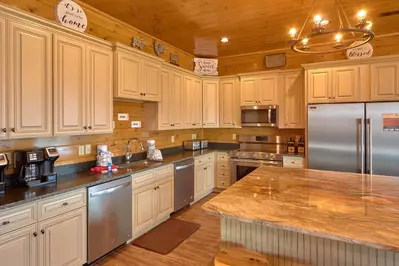 HIGHLANDS VIEW LODGE
