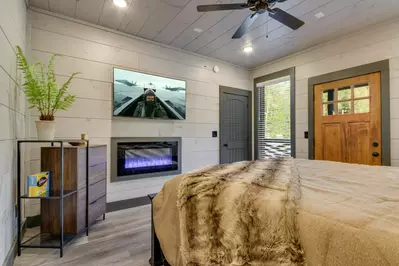 LAUGHING BEAR LODGE