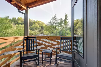 LAUGHING BEAR LODGE