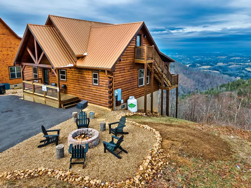 LAZY BEAR LODGE