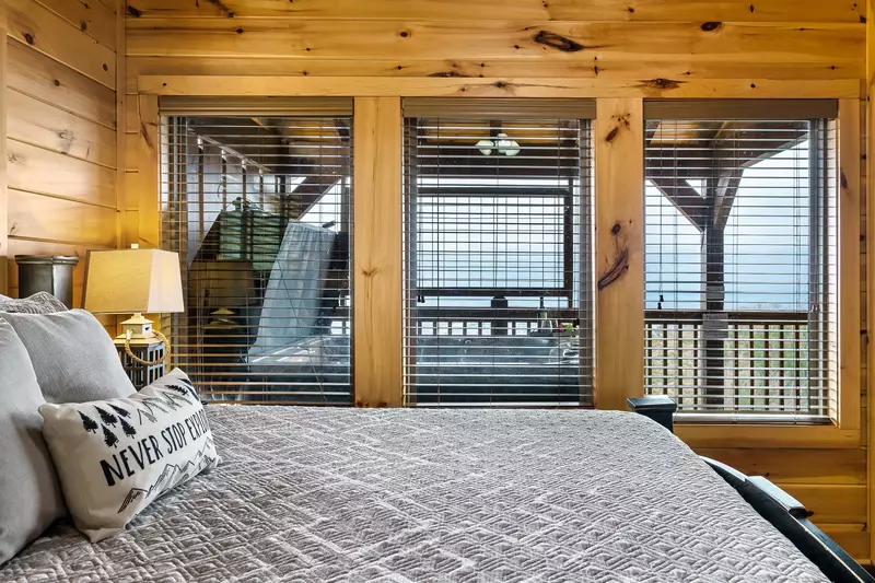 LAZY BEAR LODGE