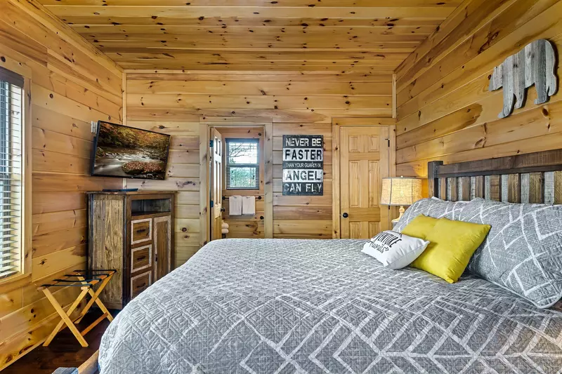 LAZY BEAR LODGE
