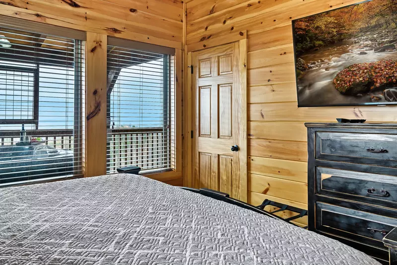 LAZY BEAR LODGE