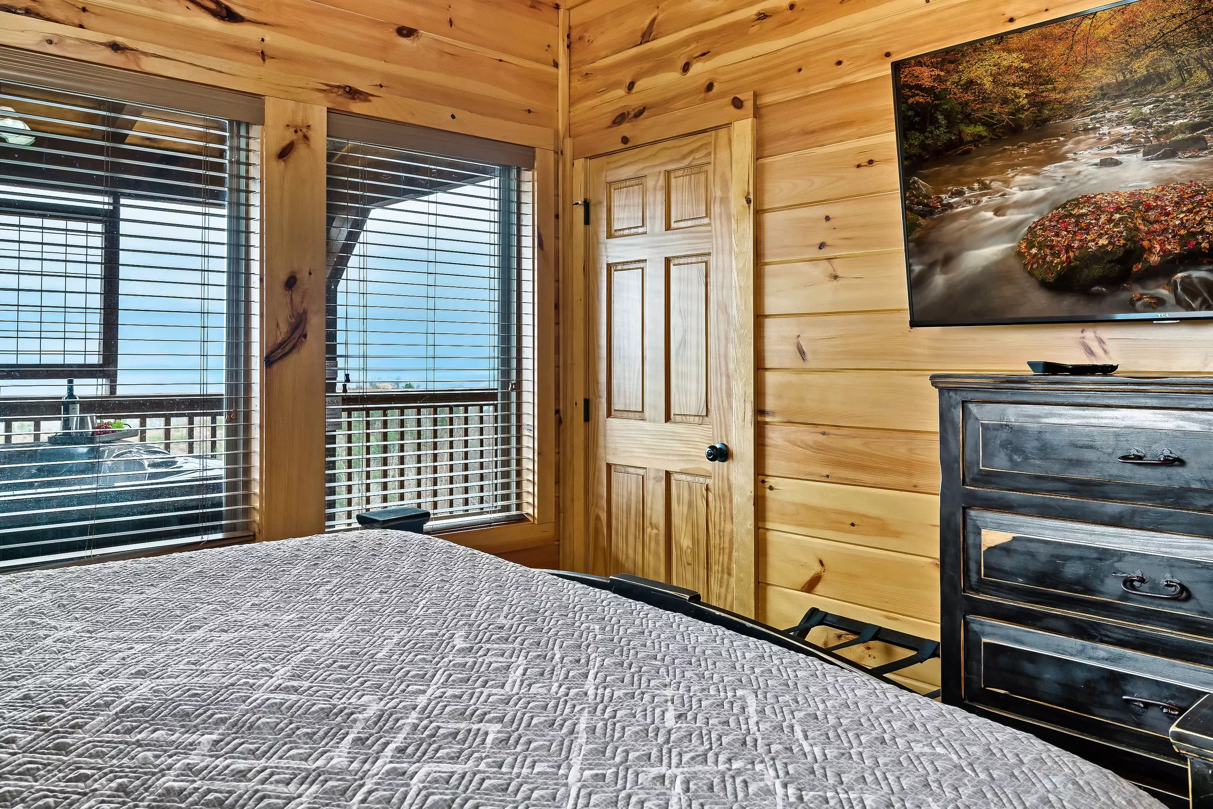 LAZY BEAR LODGE