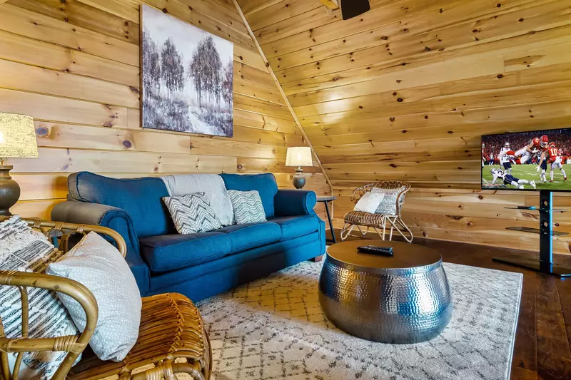 LAZY BEAR LODGE