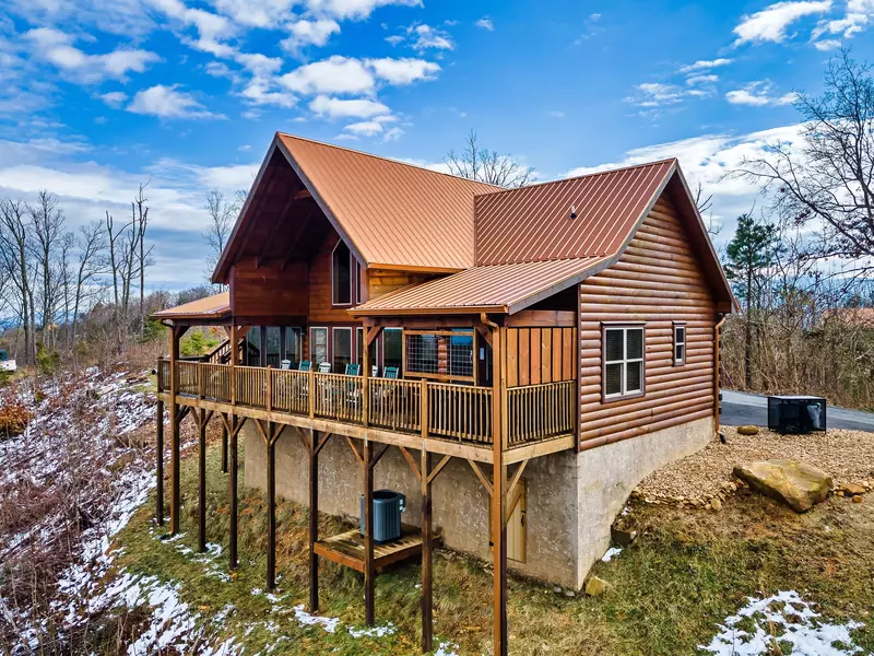 LAZY BEAR LODGE