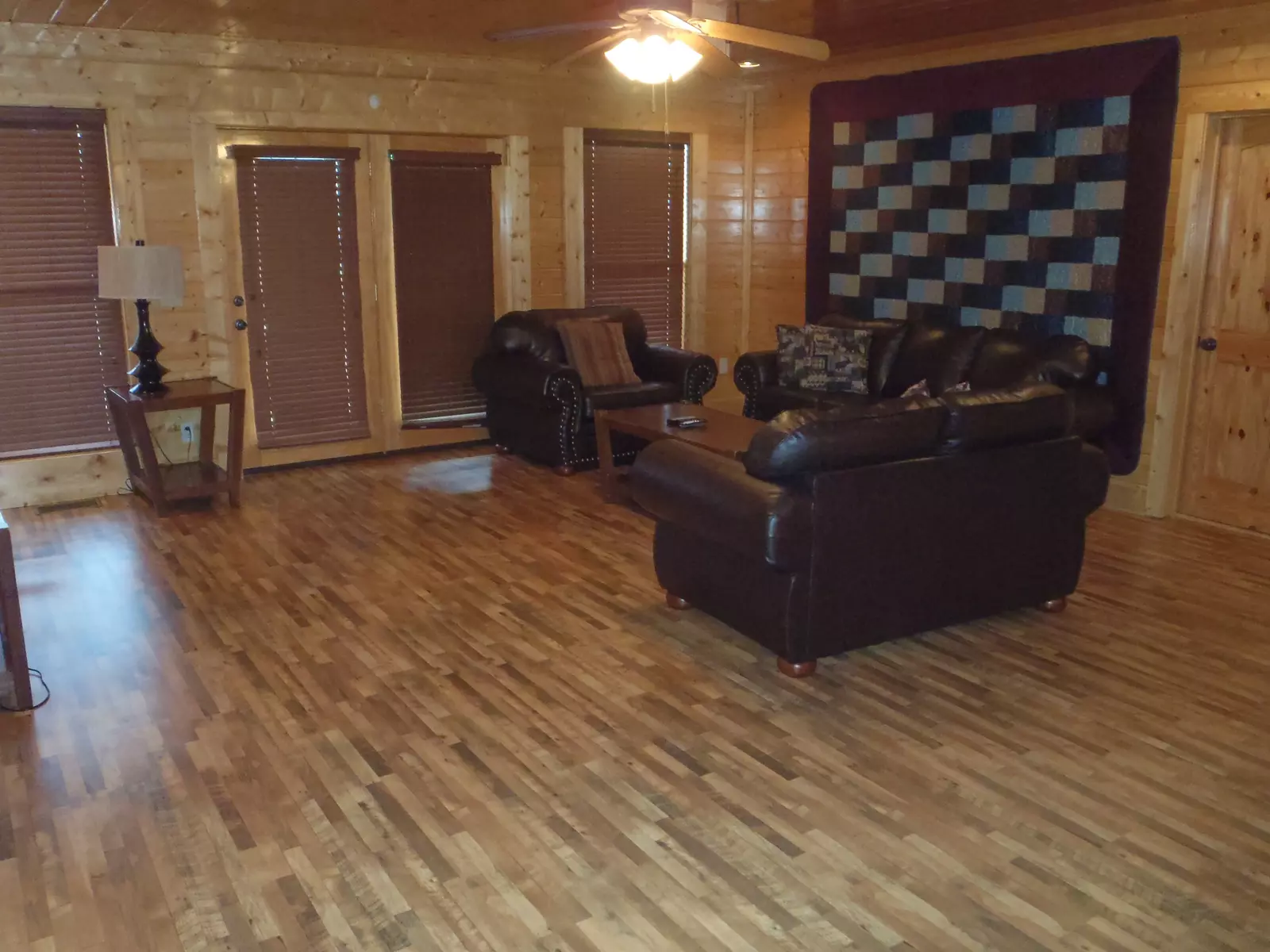 Second living room area in Majestic View Lodge cabin near Pigeon Forge and Gatlinburg