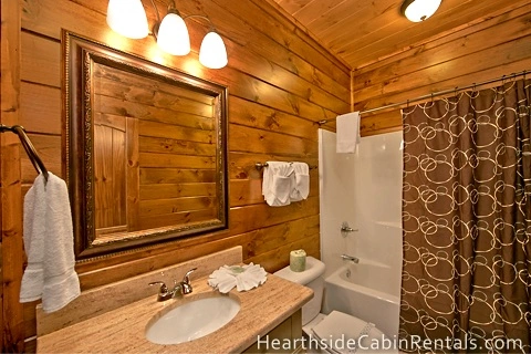 Eight bedroom cabin in Pigeon Forge, each with private bath.