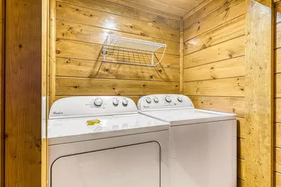 MOUNTAIN SPLASH LODGE