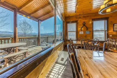 MOUNTAIN SPLASH LODGE