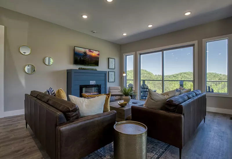 MOUNTAIN SPRINGS MANOR