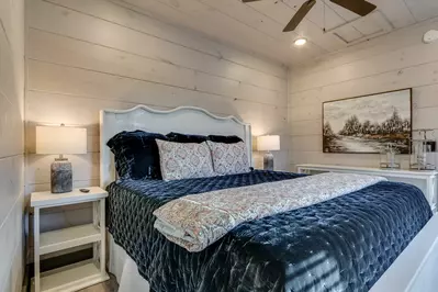SLEEPING BEAR LODGE