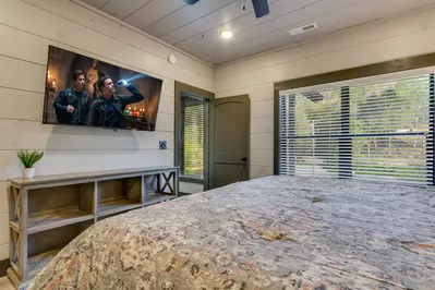 SLEEPING BEAR LODGE