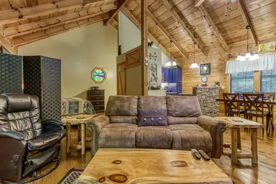 SLEEPING BEAR HIDEAWAY