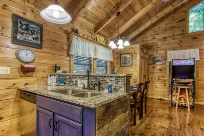 SLEEPING BEAR HIDEAWAY