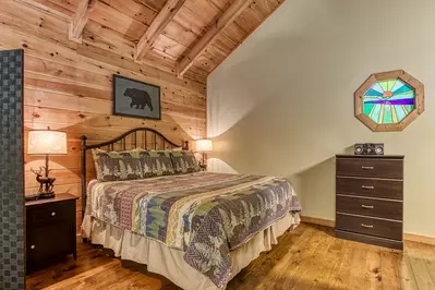 SLEEPING BEAR HIDEAWAY