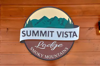 SUMMIT VISTA LODGE