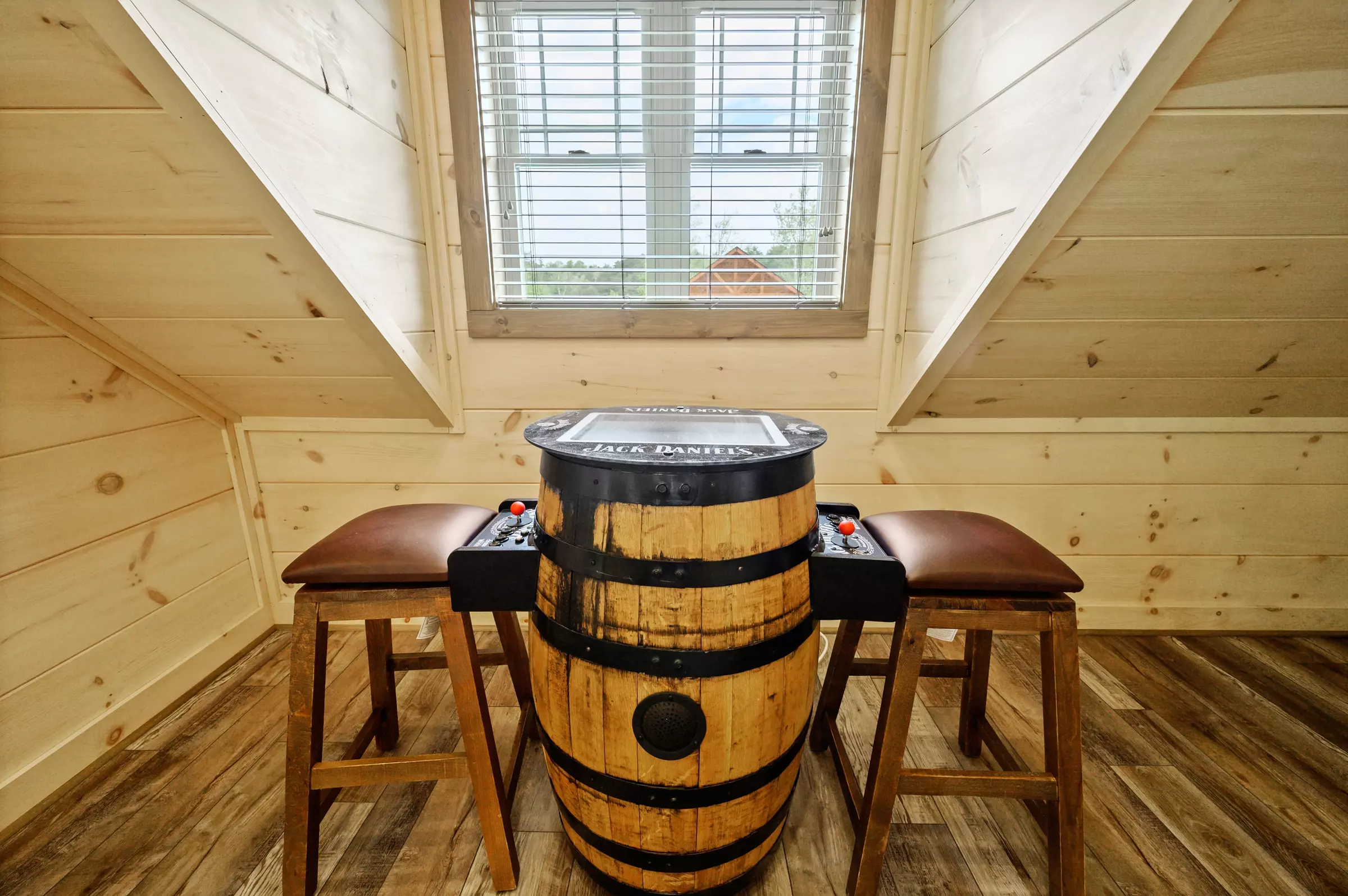 THE CHEROKEE LODGE