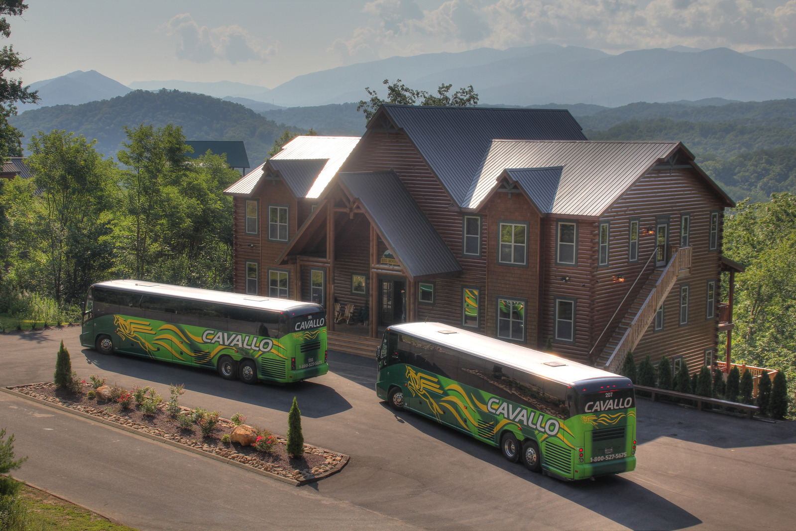 Motorcoach and tour bus accessible 16 bedroom Pigeon Forge cabin