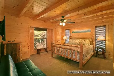 Cabin near Gatlinburg with king bed and tv A View For All Seasons